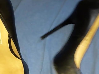 Onani Cum in Buffalo heels from cumonheels81