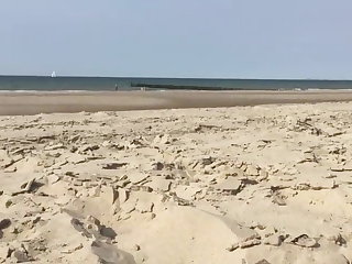 Pláž 2 GUYS WANKING AT THE BEACH