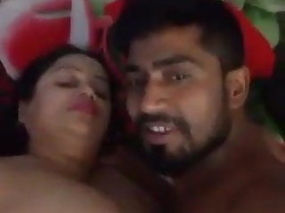 インド Bhabhi with big boobs