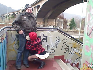 Эскорт Old Ugly Guy Fucks Real Czech Teen Street Whore in Public